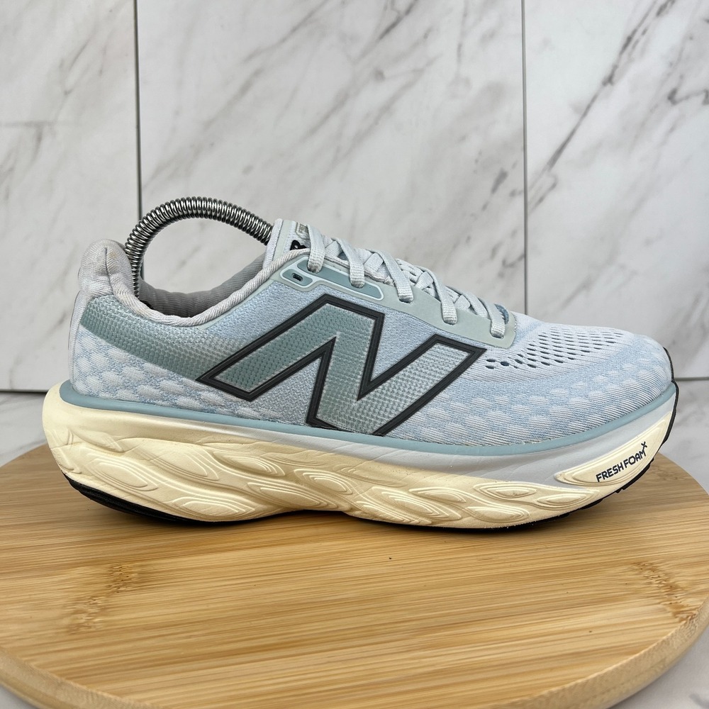 New Balance Light Blue and Cream Fresh Foam Running Shoe